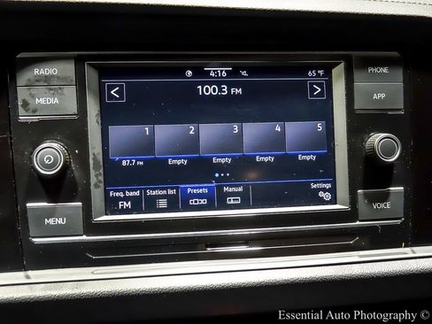 Used 2024 Volkswagen Jetta Sport image 21