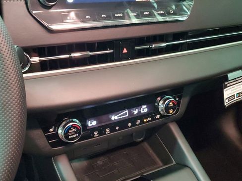 New 2025 Mitsubishi Outlander SE image 30