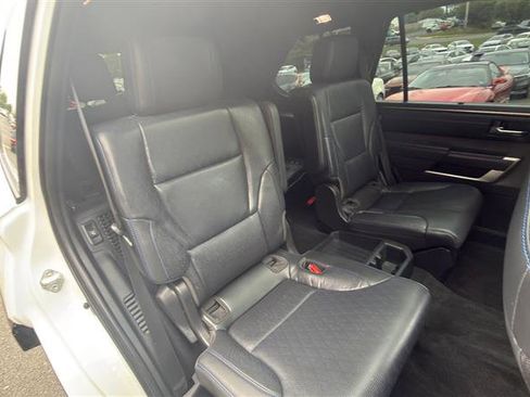 Used 2024 Toyota Sequoia Platinum AWD/4WD image 21