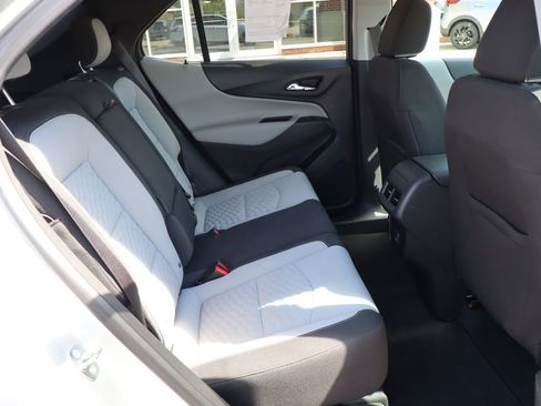 Used 2020 Chevrolet Equinox LS w/ LS Convenience Package FWD image 38