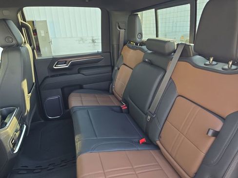 Used 2024 Chevrolet Silverado 2500 High Country w/ Z71 Off-Road Package AWD/4WD image 14