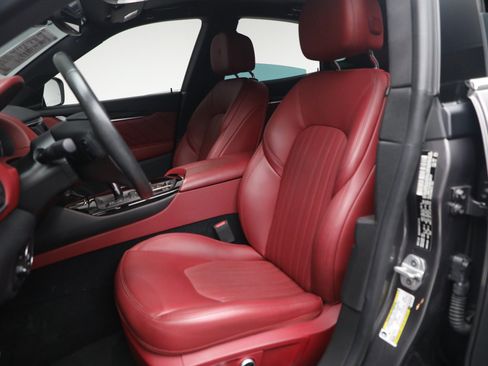 Certified 2022 Maserati Levante GT AWD/4WD image 12