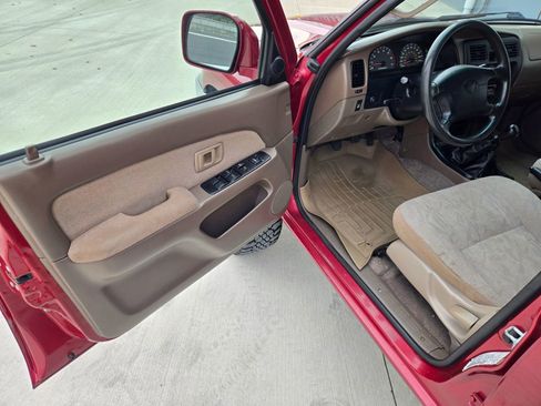 Used 2000 Toyota 4Runner SR5 image 10