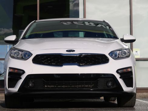 Used 2019 Kia Forte S image 2
