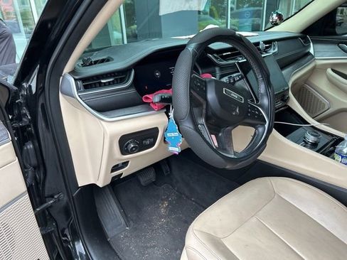 Used 2021 Jeep Grand Cherokee L Limited AWD/4WD image 20