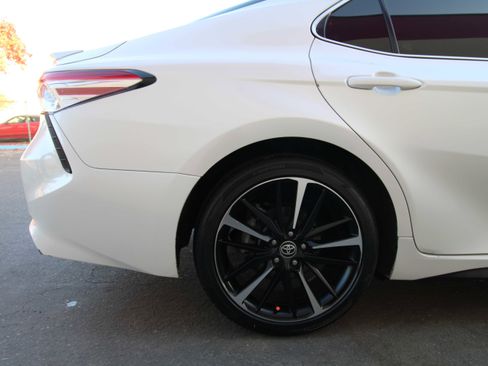 Used 2020 Toyota Camry XSE w/ Blackout Package image 19