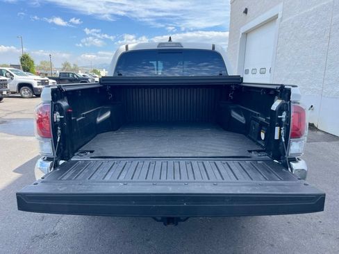Used 2022 Toyota Tacoma TRD Off-Road AWD/4WD image 27
