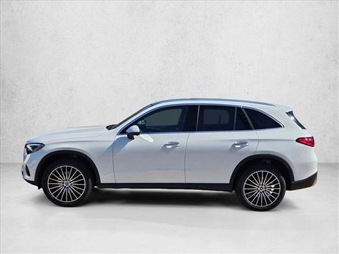 Certified 2026 Mercedes-Benz GLC 300 image 8