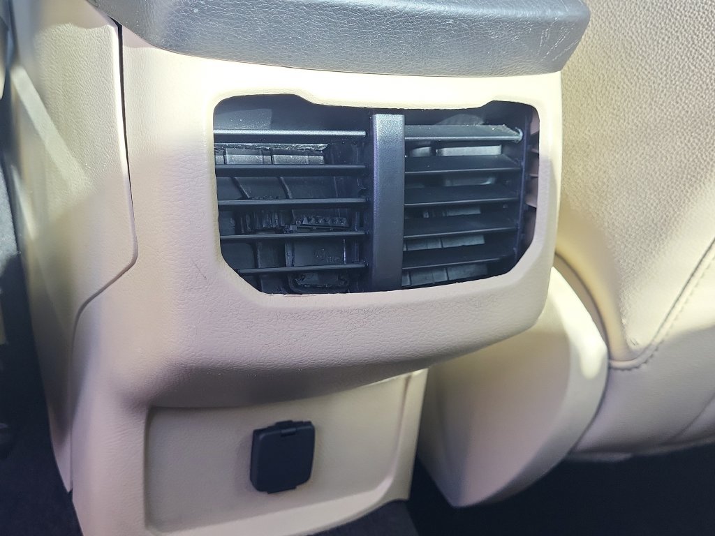 Used 2013 Ford Fusion SE FWD image 16