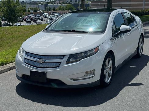 Used 2014 Chevrolet Volt w/ Enhanced Safety Package 1 FWD image 3