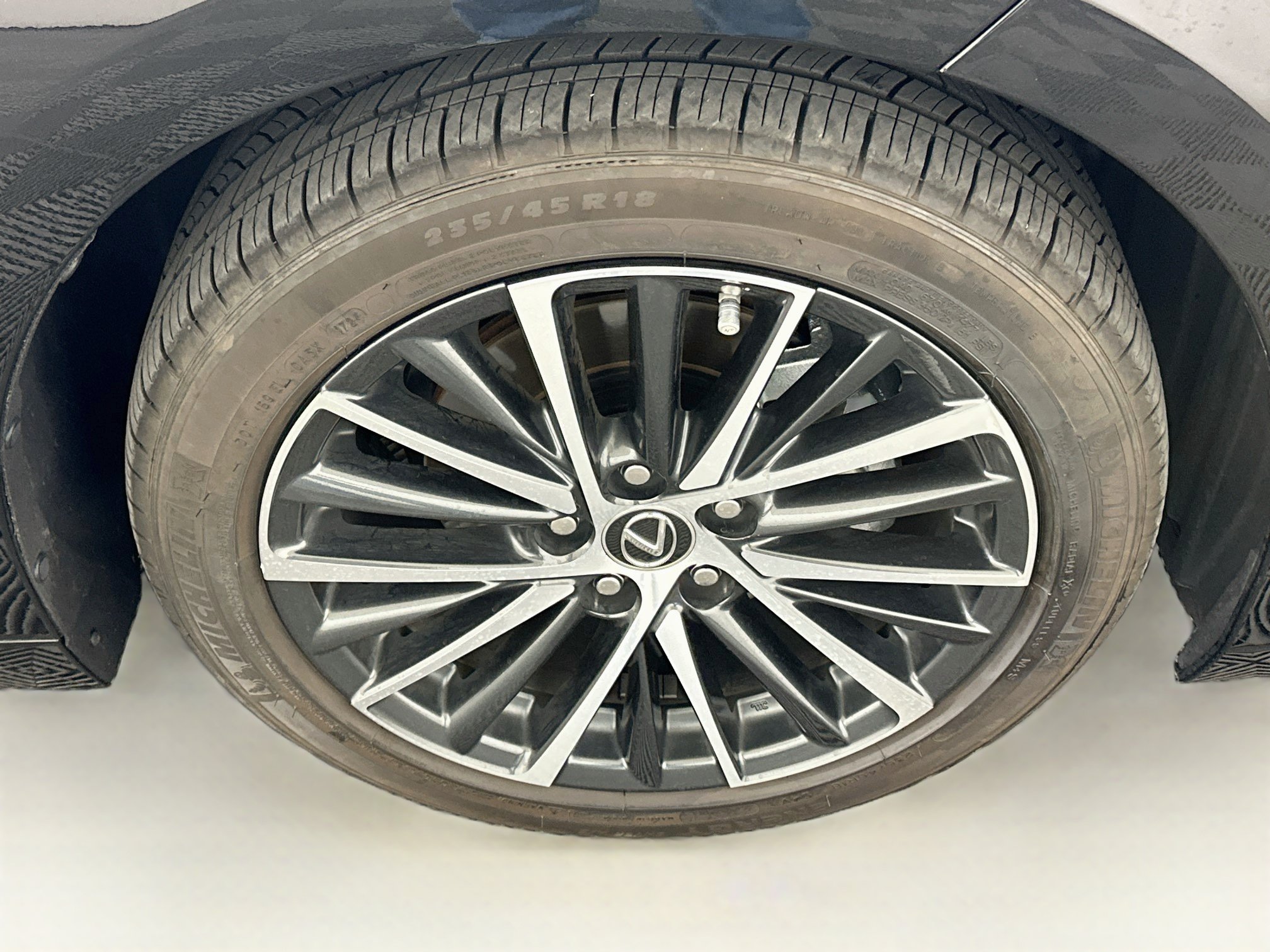 Used 2024 Lexus ES 300h w/ Premium Package FWD image 11