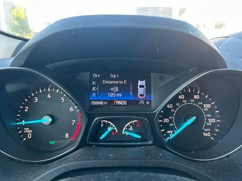 Used 2018 Ford Escape SE w/ SE Sync 3 Package AWD/4WD image 10