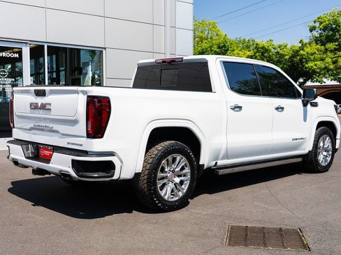 Used 2024 GMC Sierra 1500 Denali w/ Technology Package AWD/4WD image 6