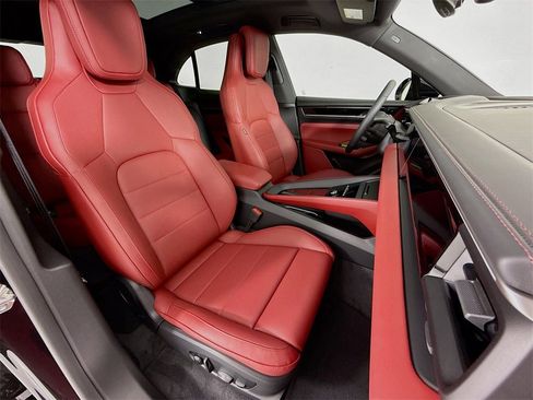 New 2025 Porsche Macan Electric image 29