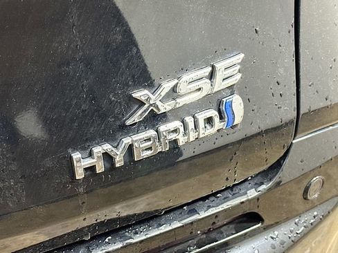 Used 2021 Toyota Sienna XSE image 2