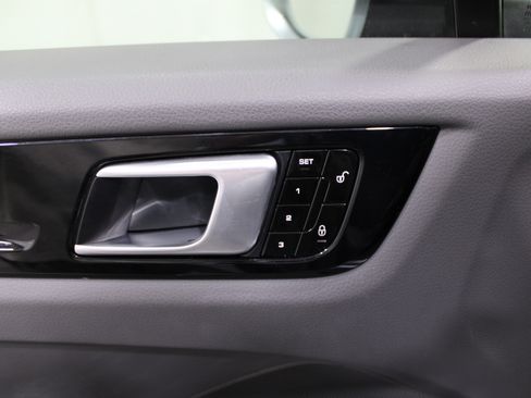 Used 2019 Porsche Cayenne image 8