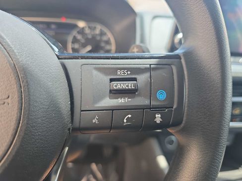 Used 2021 Nissan Rogue SV FWD image 20