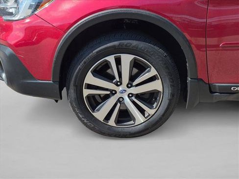 Used 2018 Subaru Outback 3.6R Limited AWD/4WD image 15