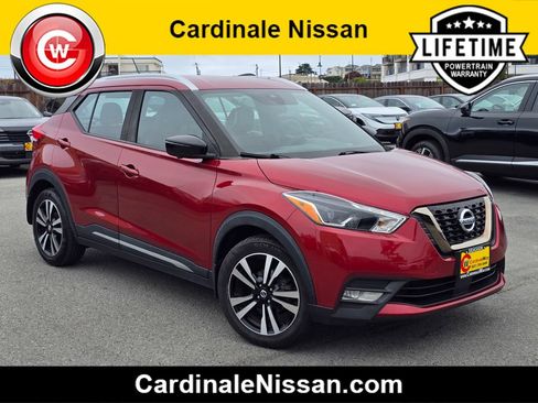 Used 2020 Nissan Kicks SR w/ SR Premium Package FWD image 1