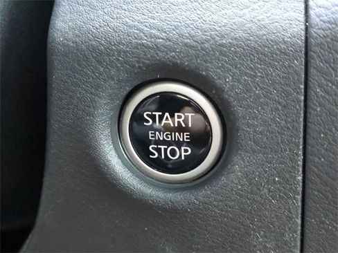 Used 2024 Nissan Frontier SL w/ Technology Package image 27