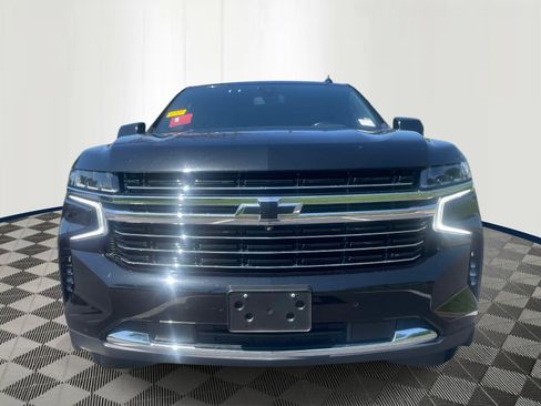 Used 2021 Chevrolet Suburban LT w/ LT Signature Package AWD/4WD image 2