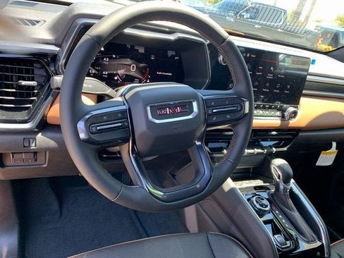 New 2026 GMC Canyon AT4 w/ AT4 Premium Package AWD/4WD image 19
