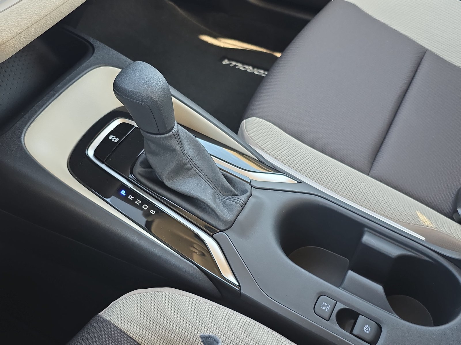 New 2027 Toyota Corolla LE FWD image 21