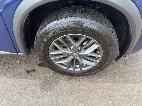 Used 2023 Nissan Rogue S FWD image 40
