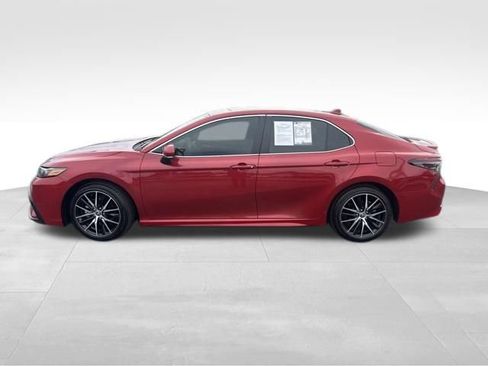 Used 2024 Toyota Camry SE w/ Convenience Package FWD image 2