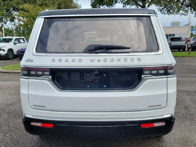 Used 2023 Jeep Grand Wagoneer Series III AWD/4WD image 10