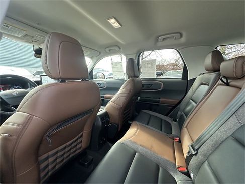 Certified 2023 Ford Bronco Sport Outer Banks w/ Tech Package image 18