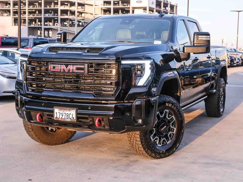 Used 2025 GMC Sierra 2500 AT4X AWD/4WD image 1