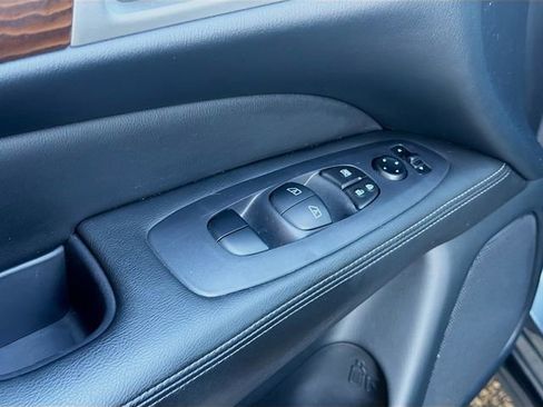 Used 2020 Nissan Pathfinder Platinum image 25