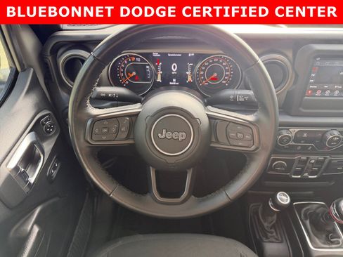 Used 2022 Jeep Gladiator Sport AWD/4WD image 13