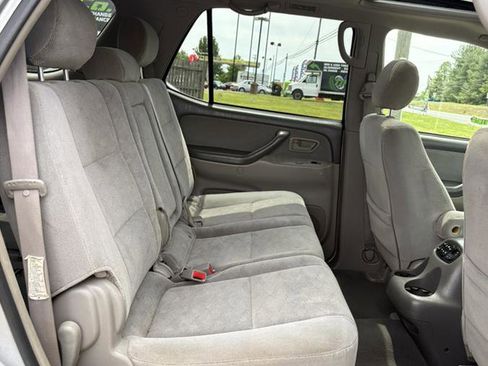 Used 2005 Toyota Sequoia SR5 AWD/4WD image 15