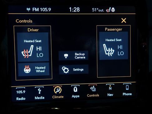 Used 2019 Jeep Cherokee Limited w/ Technology Group AWD/4WD image 4