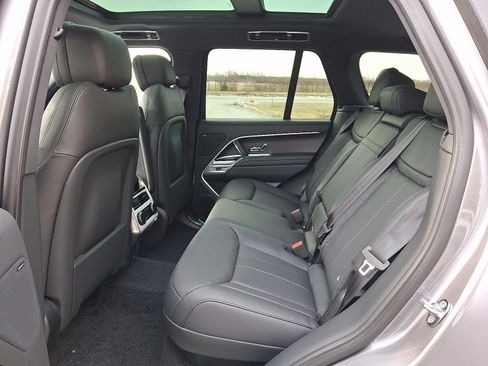 New 2026 Land Rover Range Rover SE image 8