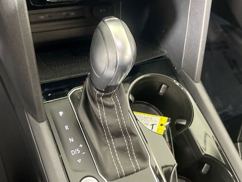 Used 2023 Volkswagen Atlas SE AWD/4WD image 16