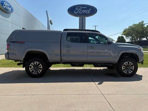 Used 2021 Toyota Tacoma SR5 AWD/4WD image 17
