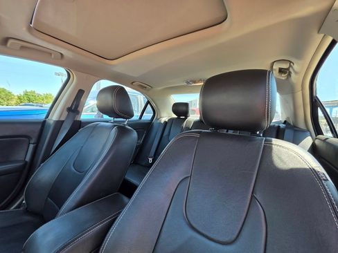 Used 2011 Ford Fusion Hybrid w/ 502A Rapid Spec Order Code FWD image 9