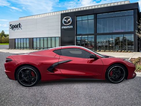 Used 2022 Chevrolet Corvette Stingray Premium Cpe w/ Z51 Performance Package RWD image 2