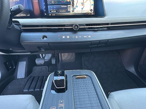 Certified 2024 Nissan Ariya AWD image 20