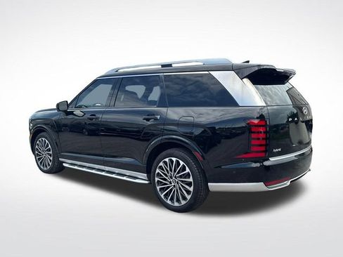 Used 2026 Hyundai Palisade Calligraphy FWD image 3