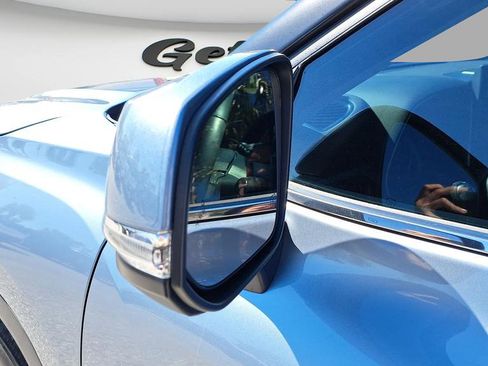 Used 2022 Toyota Highlander XLE image 11