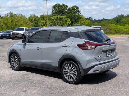 Used 2021 Nissan Kicks SV FWD image 7