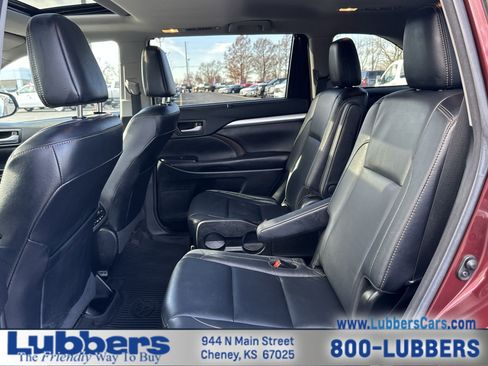 Used 2017 Toyota Highlander XLE image 21