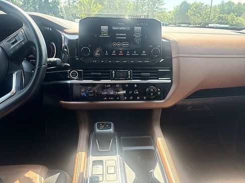 Certified 2023 Nissan Pathfinder Platinum AWD/4WD image 16