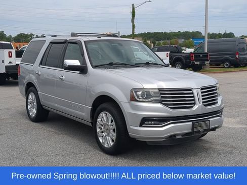 Used 2016 Lincoln Navigator Select AWD/4WD image 15