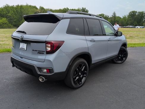 Used 2024 Honda Passport Black Edition image 5