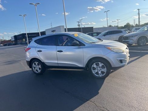 Used 2010 Hyundai Tucson GLS image 3